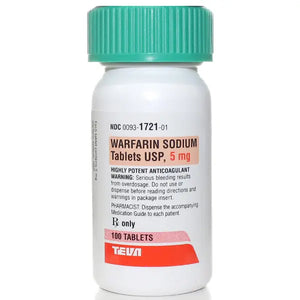 Frasco de Warfarina Sódica Teva 5 mg con 100 tabletas, anticoagulante oral con tapa verde y fondo blanco.